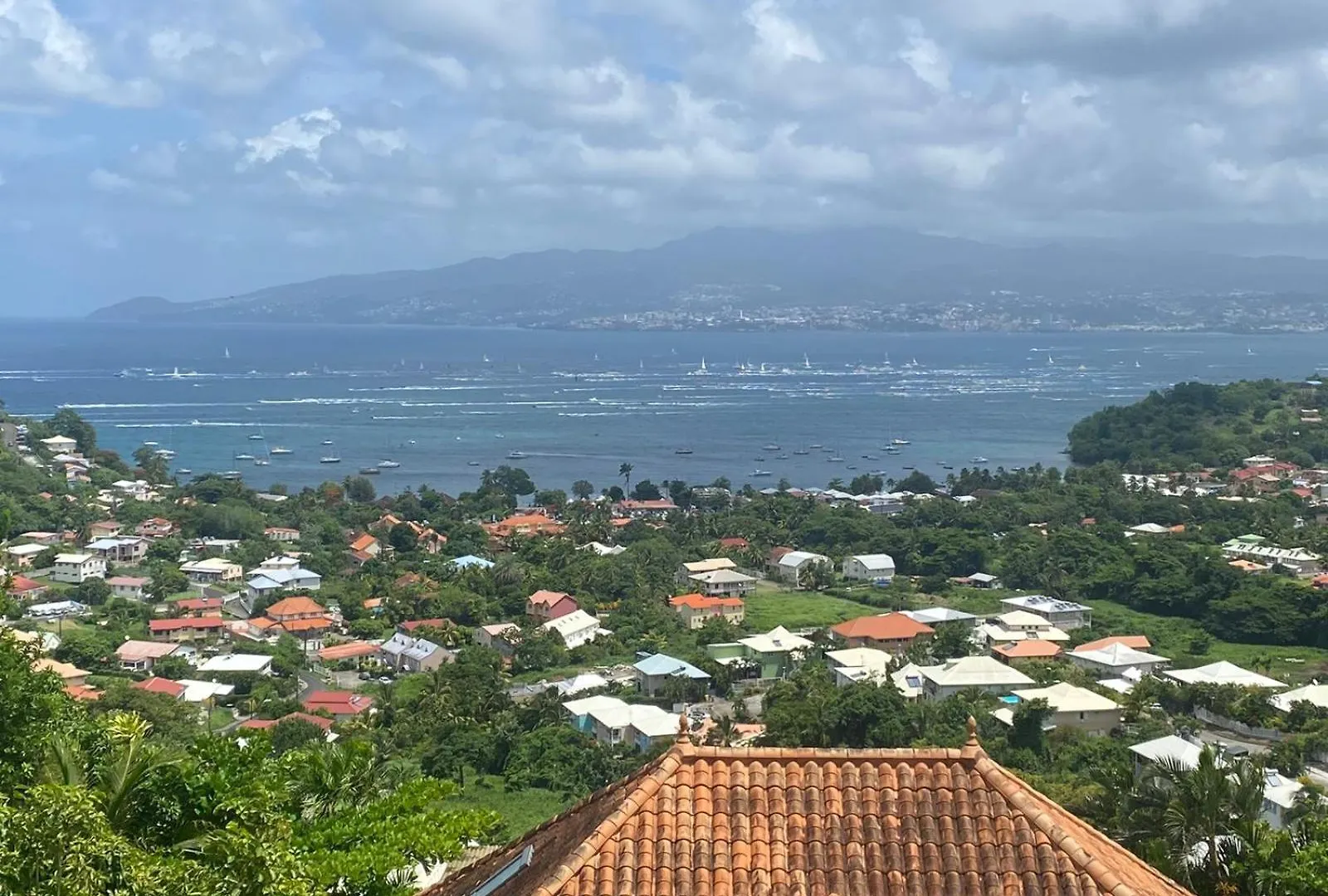 F2 Climatise Piscine Vue Mer Et Montagne Pelee Trois-Ilets Apartament Les Trois-Ilets